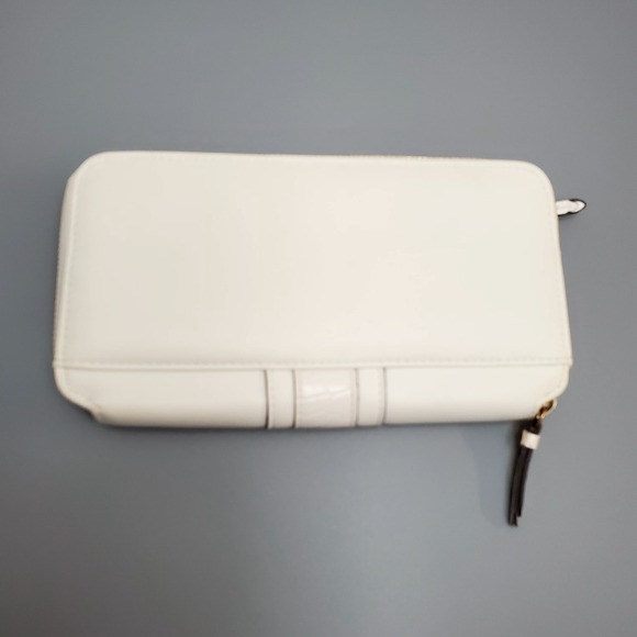 Bi-Fold Zip Around Waller W/Card Holder Multi Compartment - Time & Tru - White - Picture 2 of 3